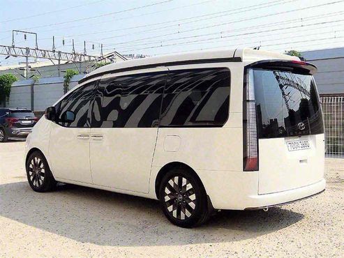 Hyundai Staria 4WD Camper Prestige Camper 11Seater — пробег 74 395 км — фото 3 из 5