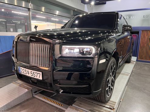 Rolls-Royce Cullinan 6.7 V12 Black Badge — пробег 8 400 км — фото 1 из 5