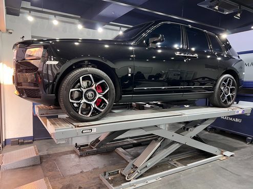 Rolls-Royce Cullinan 6.7 V12 Black Badge — пробег 8 400 км — фото 2 из 5