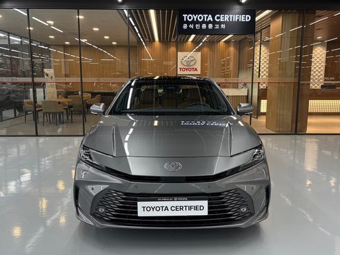 Toyota Camry 2.5 XLE Premium Hybrid — пробег 8 543 км — фото 3 из 5