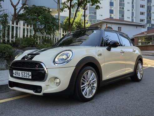 Mini Cooper 5Door Standard 3rd — пробег 41 262 км — фото 1 из 5