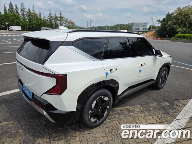 Kia EV5 Long Range 2WD Earth — пробег 3 500 км — фото 3 из 5