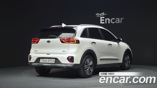 Kia Niro 1.6 HEV Prestige — пробег 80 094 км — фото 2 из 5
