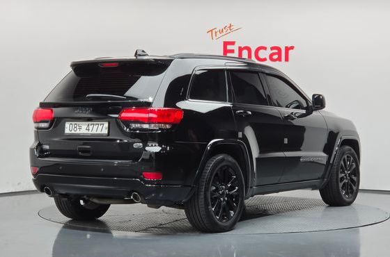 Jeep Cherokee 3.6 Overland WK2 — пробег 94 001 км — фото 2 из 5