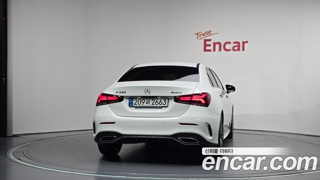 Mercedes-Benz A-Class A250 4MATIC Sedan — пробег 51 325 км — фото 4 из 5