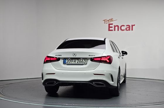 Mercedes-Benz A-Class A250 4MATIC Sedan — пробег 51 325 км — фото 4 из 5