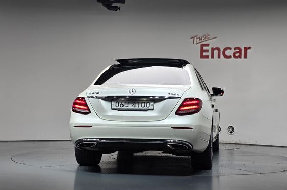 Mercedes-Benz E-Class E400 4MATIC Exclusive — пробег 121 686 км — фото 4 из 5