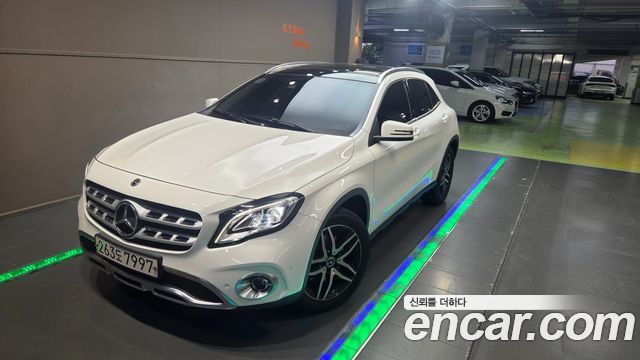 Mercedes-Benz GLA-Class GLA220 Premium — пробег 86 261 км — фото 1 из 5
