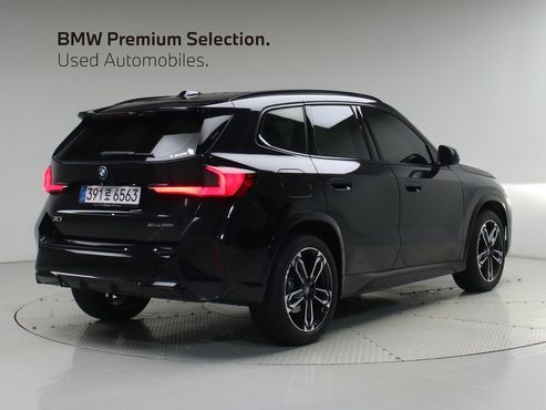 BMW X1 xDrive 20i M Sport — пробег 10 852 км — фото 4 из 5
