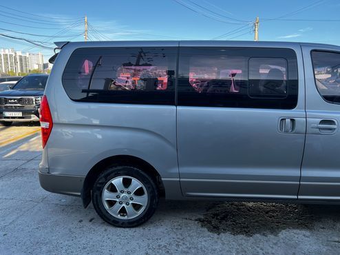 Hyundai Starex 4WD 11-Seater Wagon HVX VIP Package — пробег 173 444 км — фото 3 из 5
