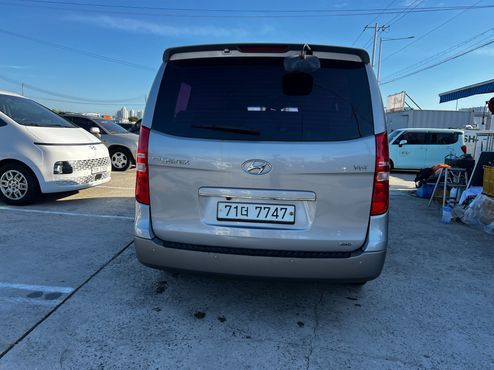 Hyundai Starex 4WD 11-Seater Wagon HVX VIP Package — пробег 173 444 км — фото 4 из 5