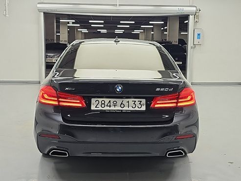 BMW 5-Series 520d xDrive M Sport Package Plus — пробег 94 499 км — фото 4 из 5
