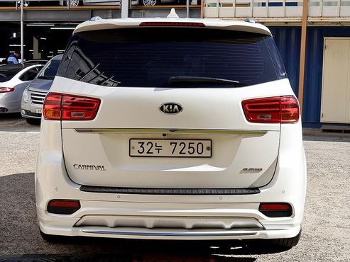 Kia Carnival Gasoline 9-Seater Noblesse Special — пробег 174 610 км — фото 3 из 5