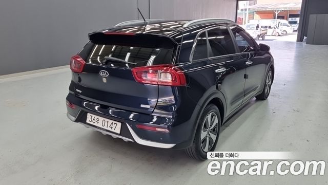 Kia Niro Noblesse — пробег 102 042 км — фото 4 из 5