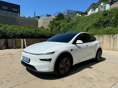 Tesla Model Y Premium RWD — пробег 669 км — фото 3 из 5