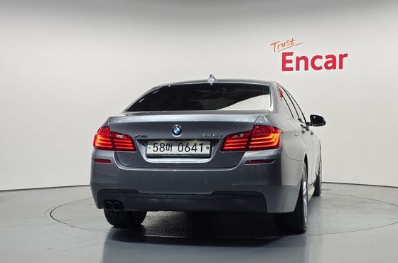 BMW 5-Series 528i xDrive M Aero Dynamic — пробег 72 211 км — фото 4 из 5