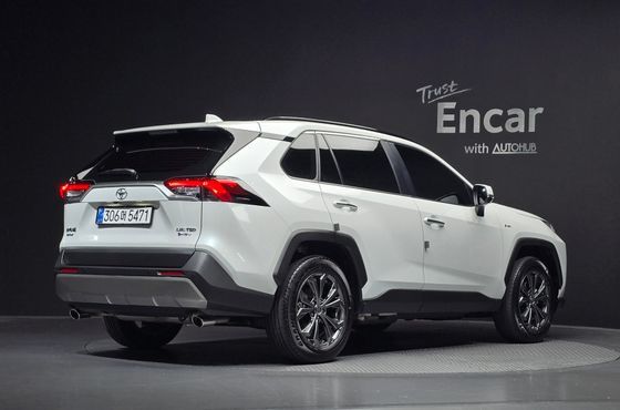 Toyota RAV4 2,5 4WD Hybrid LTD — пробег 8 514 км — фото 2 из 5