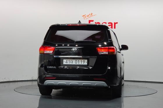 Kia Carnival 9-seater Noblesse — пробег 57 108 км — фото 4 из 5