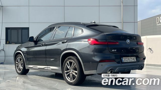 BMW X4 xDrive20i M Sport X — пробег 73 884 км — фото 2 из 5