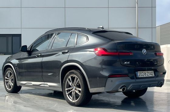 BMW X4 xDrive20i M Sport X — пробег 73 884 км — фото 2 из 5