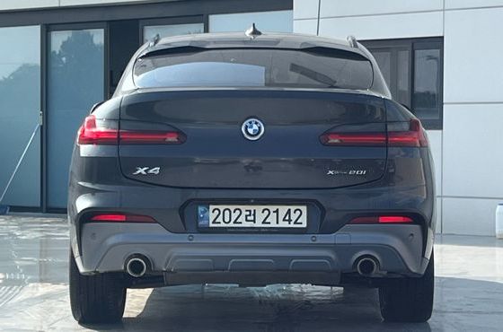 BMW X4 xDrive20i M Sport X — пробег 73 884 км — фото 4 из 5