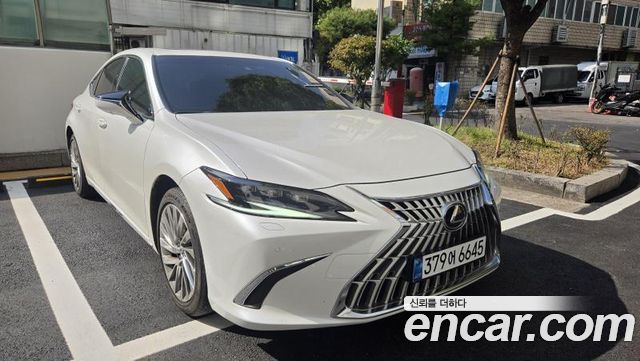 Lexus ES Executive — пробег 5 707 км — фото 2 из 5
