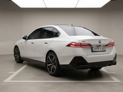 BMW 5-Series 530i xDrive M Sport — пробег 5 450 км — фото 2 из 5