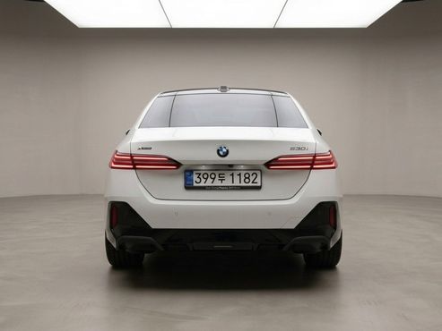 BMW 5-Series 530i xDrive M Sport — пробег 5 450 км — фото 4 из 5