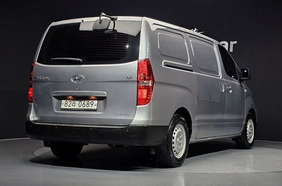 Hyundai Starex Van 3-Seater Style — пробег 125 084 км — фото 2 из 5