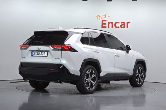 Toyota RAV4 2.5 4WD PHEV XSE — пробег 5 305 км — фото 2 из 5