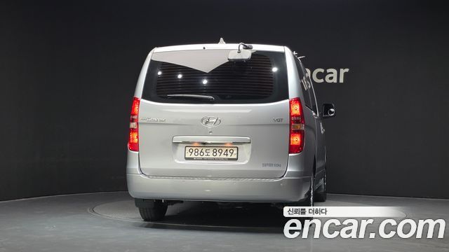 Hyundai Starex Van 3-Seater Smart — пробег 117 573 км — фото 4 из 5