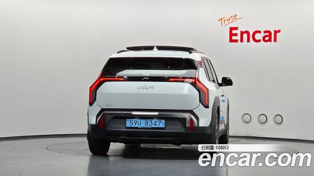 Kia EV3 Long Range 2WD Earth — пробег 12 603 км — фото 4 из 5