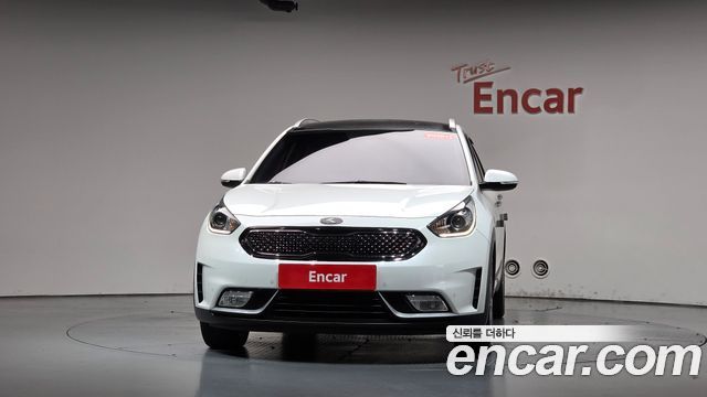 Kia Niro Noblesse — пробег 144 145 км — фото 3 из 5