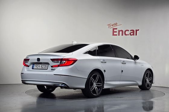 Honda Accord 2.0 Hybrid Touring — пробег 77 752 км — фото 2 из 5