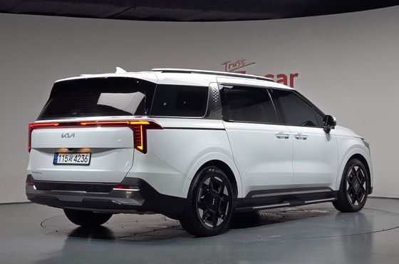 Kia Carnival Gasoline 7-Seater Signature — пробег 29 711 км — фото 2 из 5