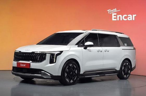 Kia Carnival Gasoline 7-Seater Signature — пробег 29 711 км — фото 1 из 5