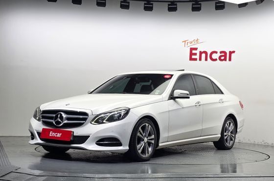 Mercedes-Benz E-Class E220 Bluetec Avantgarde — пробег 170 934 км — фото 1 из 5