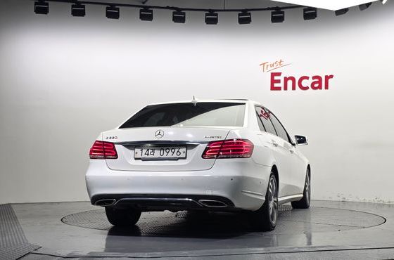 Mercedes-Benz E-Class E220 Bluetec Avantgarde — пробег 170 934 км — фото 4 из 5