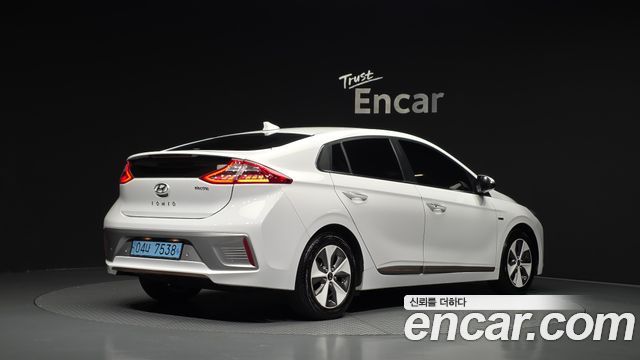 Hyundai Ioniq Q — пробег 128 582 км — фото 2 из 5