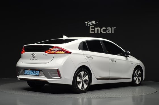Hyundai Ioniq Q — пробег 128 582 км — фото 2 из 5