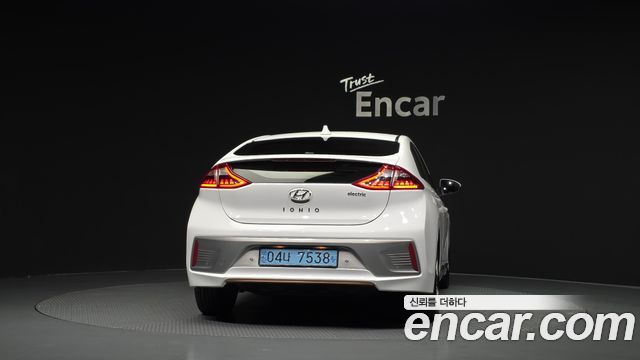 Hyundai Ioniq Q — пробег 128 582 км — фото 4 из 5