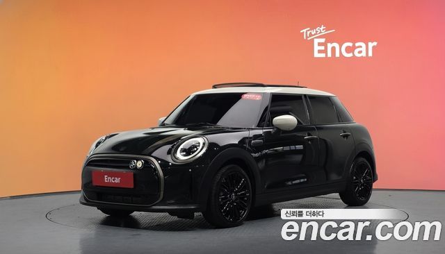 Mini Cooper 5Door Resolute Edition 3rd Gen — пробег 23 118 км — фото 1 из 5