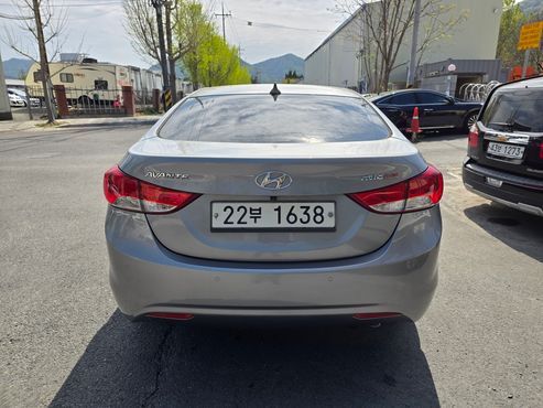 Hyundai AVANTE M16 GDI Luxury — пробег 167 617 км — фото 4 из 5