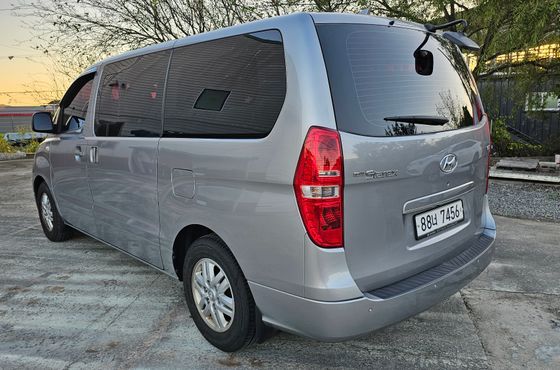 Hyundai Starex 5-Seater VAN CVX Luxury — пробег 140 200 км — фото 2 из 5