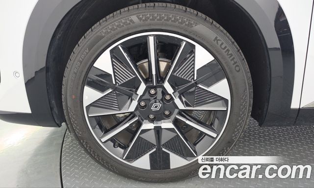 Renault (Samsung) Filante 1.5 E-Tech Iconic 2WD — пробег 10 100 км — фото 5 из 5