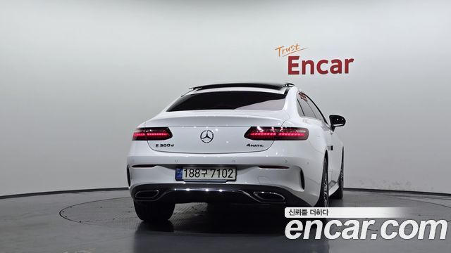 Mercedes-Benz E-Class E300d 4MATIC Coupe — пробег 17 730 км — фото 4 из 5