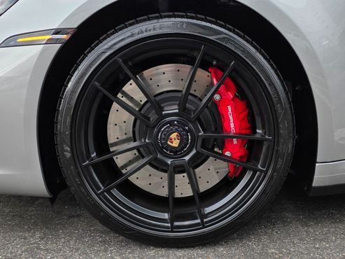 Porsche 911 Carrera 4 GTS — пробег 5 995 км — фото 5 из 5