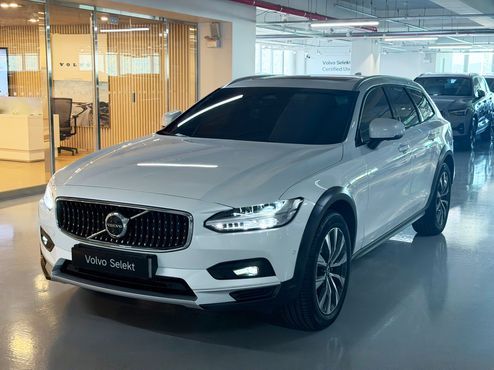 Volvo V90 B5 Ultra AWD — пробег 12 749 км — фото 1 из 5