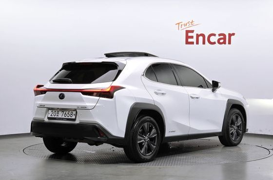Lexus UX 2.0 2WD — пробег 139 790 км — фото 2 из 5