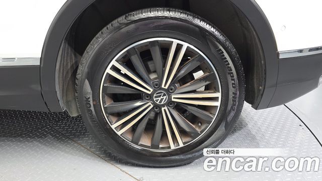 Volkswagen Tiguan 2.0 TDI Premium — пробег 114 516 км — фото 5 из 5